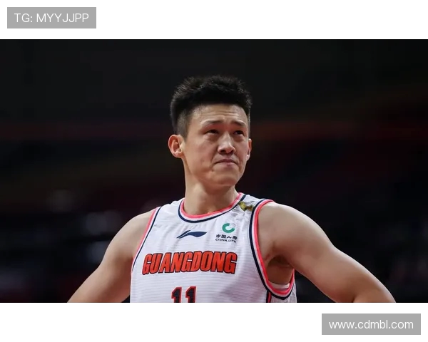 周鹏：从篮球场上的传奇到生活中的奋斗者，见证成长与坚持的故事